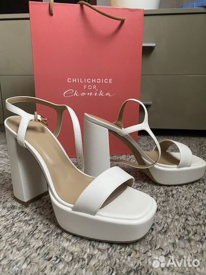 Босоножки белые Эконика 37р