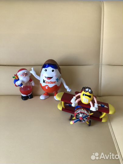 Киндер сюрприз большой m & m самолет