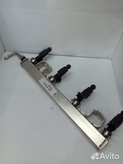 Топливная рампа с форсунками Форд Фокус 2,1.8-2.0л