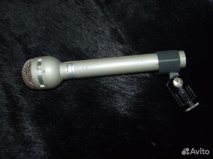 Винтажный динамический микрофон Electro-Voice RE10