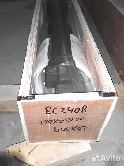 Гидроцилиндр ковша Volvo EC240CNL