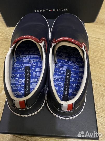 Кроссовки tommy hilfiger 38,5