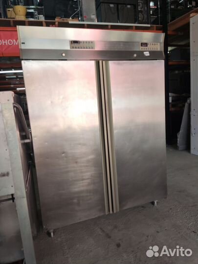 Холодильный шкаф