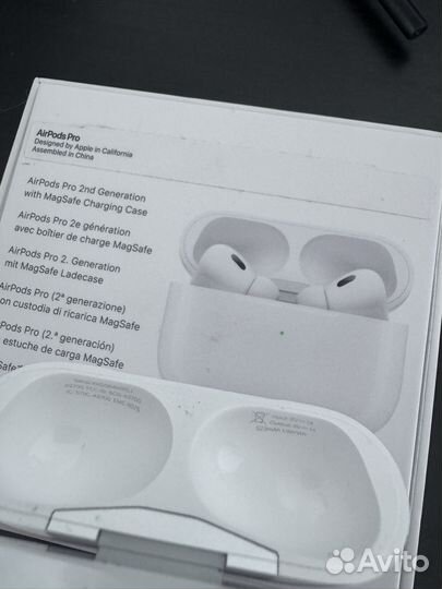 Airpods pro 2 кейс и правый наушник