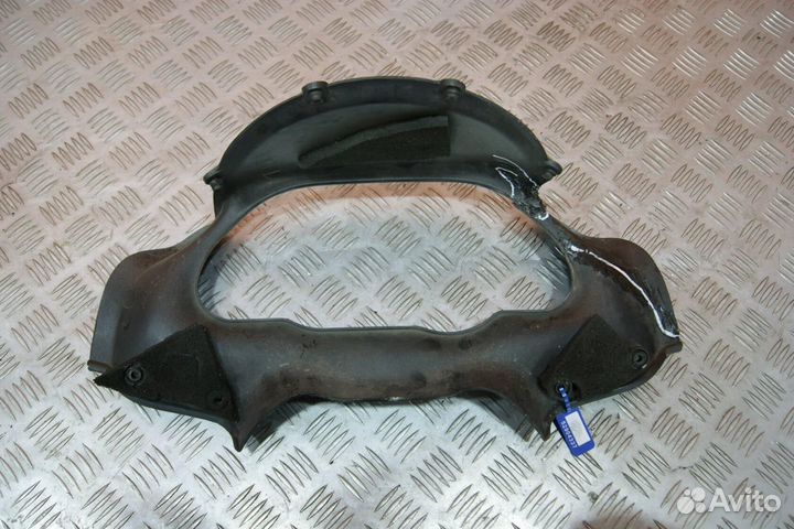 Пластик вокруг спидометра Kawasaki ZZR1100-2