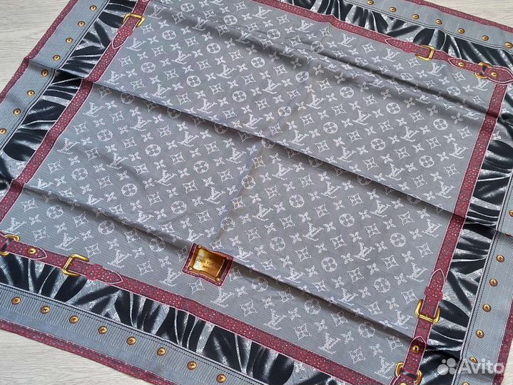 Платок серый Шелк Louis Vuitton