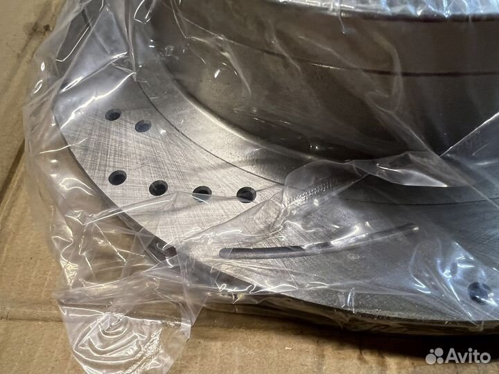 Диск тормозной задний перфориванный Паджеро 4