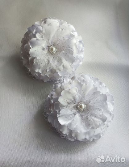 Белые бантики для волос