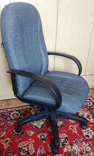 Кресло руководителя бу. Бюрократ T-898/3c