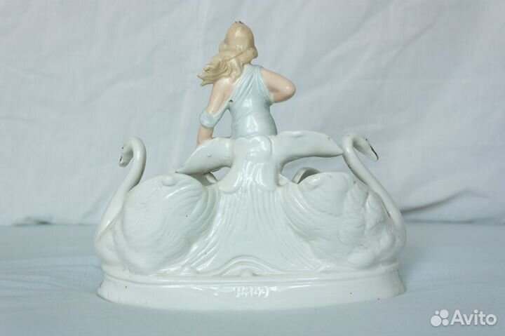 Салфетница Девушка с лебедями.Графенталь до 1972г