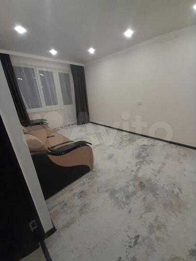 2-к. квартира, 52 м², 1/9 эт.