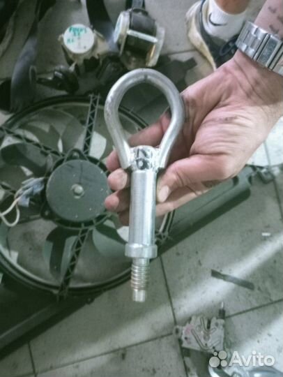 Буксировочный крюк Ford Focus 2 хетчбек дорест 1.6