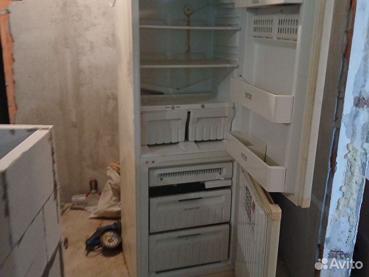 Холодильник рабочий стинол