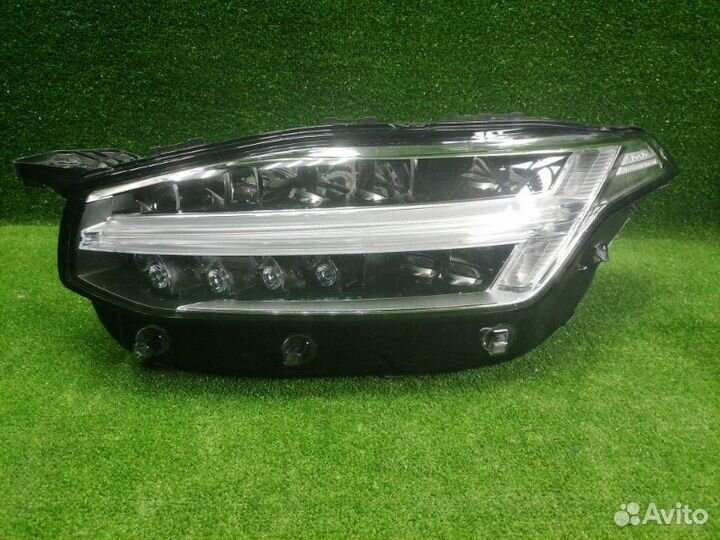 Фара левая Volvo XC90