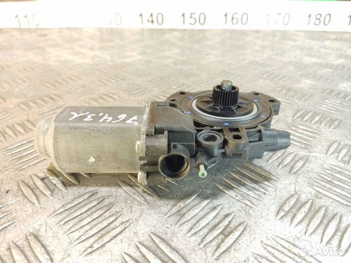 Моторчик стеклоподъемника левый задний Kia Ceed 2007-2012