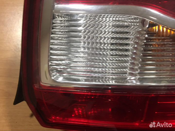 Фонарь задний правый renault logan 2