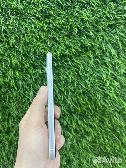 Телефон iPhone xr