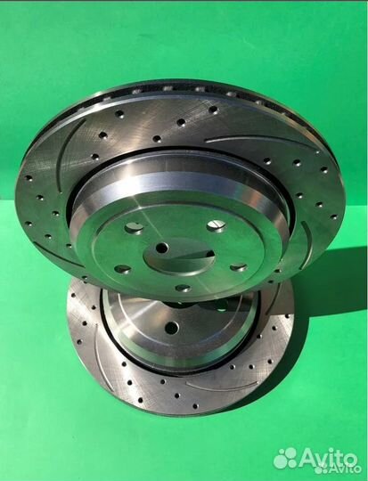 Задний тормозной диск Jeep Grand Cherokee WK2