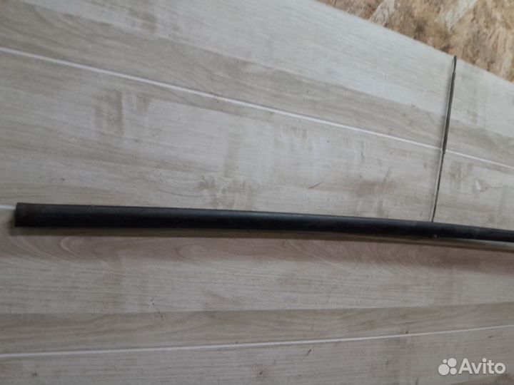 Уплотнитель порога дверей нижний Ford Mondeo III