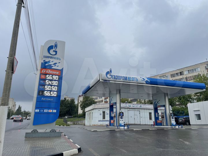 Здание на первой линии автотрафика, 225.6 м²