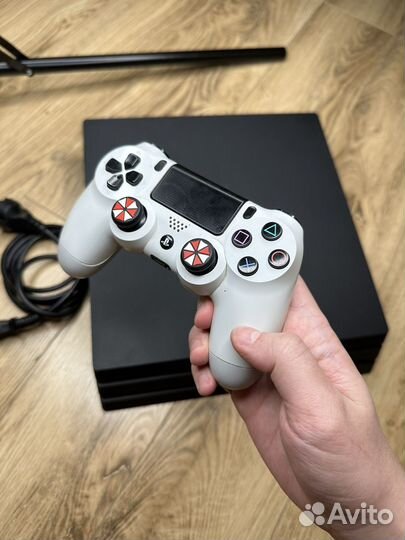 Sony PS4 pro 1tb
