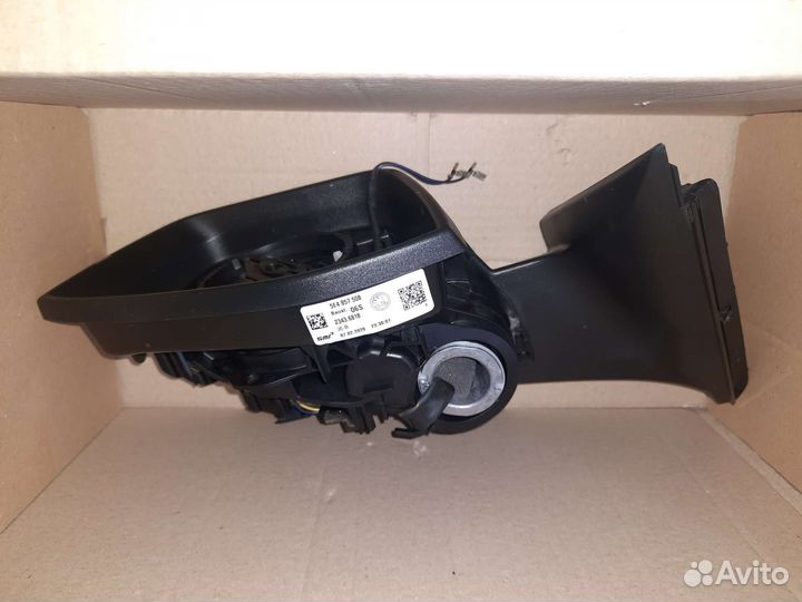 Правое зеркало заднего вида на Октавия А8