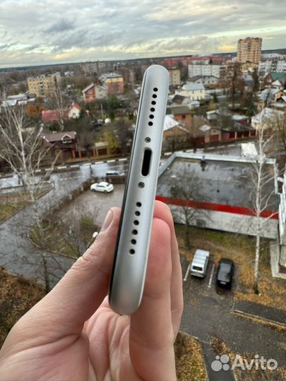 iPhone Xr, 64 ГБ