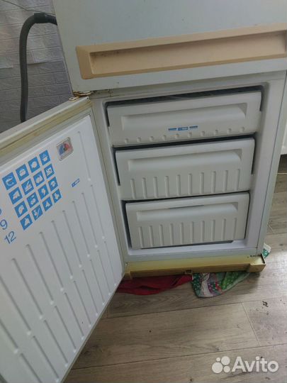 Холодильник stinol