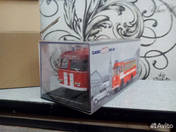 Модель 1:43 паз 672 из к/ф 