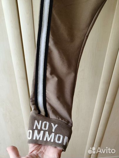 Спортивный костюм женский