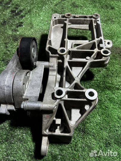 Кронштейн генератора Volkswagen Golf 5 2.0 BWA