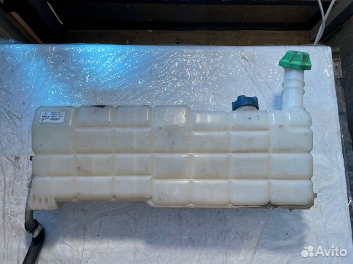 Бачок расширительный Mercedes-Benz Axor