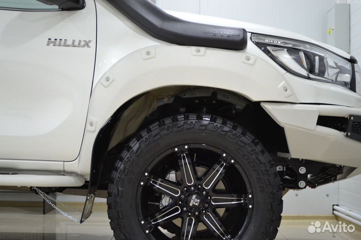 Фендера Расширит колесных арок Toyota Hilux revo