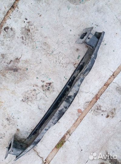 Усилитель бампера