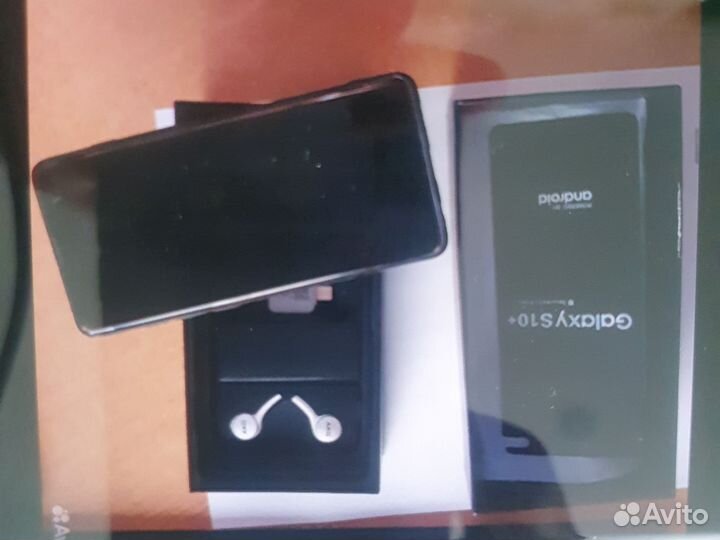 Samsung Galaxy S10+, 8/128 ГБ