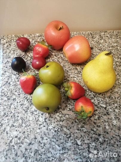 Фруктовница деревянная с фруктами искуственными