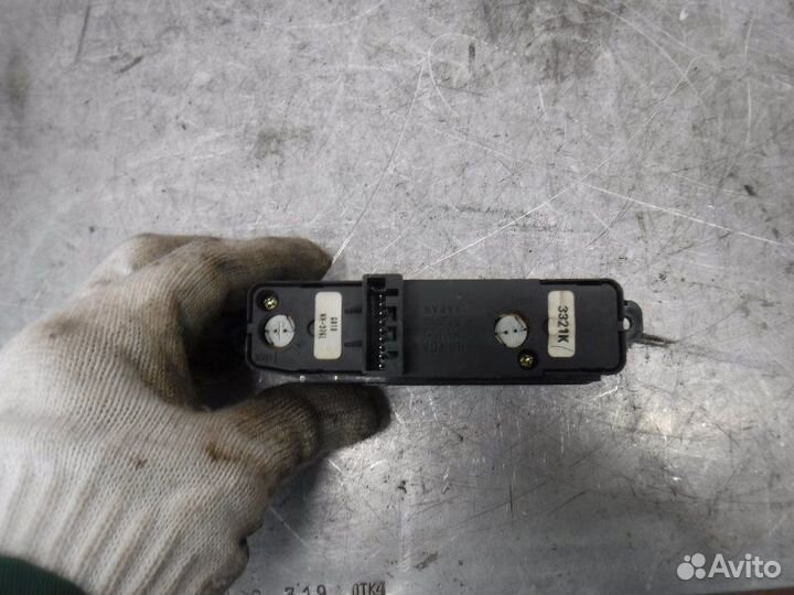 Блок кнопок Honda Civic D16V 2003