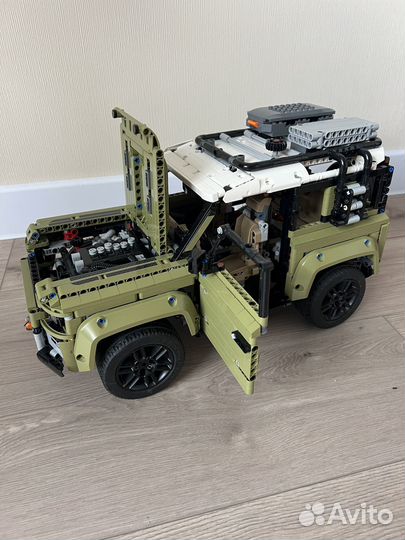 Lego technic 42110 Land Rover. Оригинал