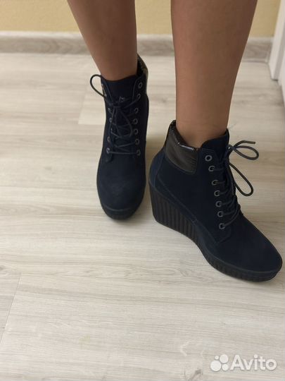 Полусапожки зимние натуральный мех на танкетке