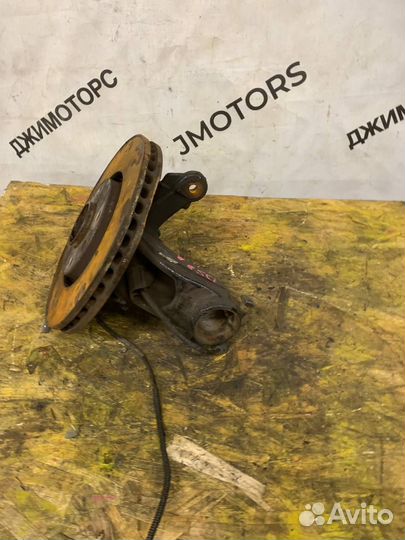 Кулак поворотный ступица правый Citroen C3 A51