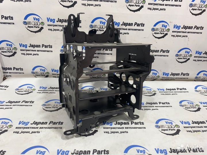 Кронштейн кузова Audi A5 T8 cala 2008