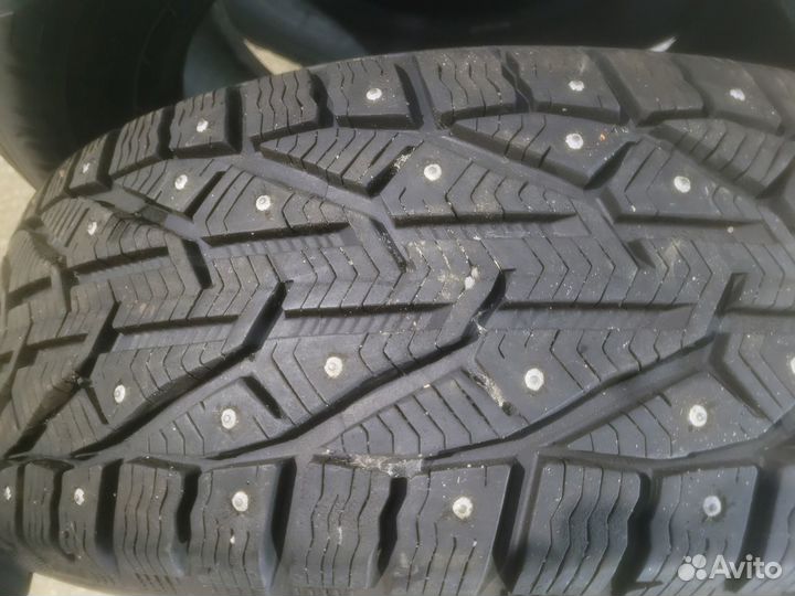 Tigar SUV Ice 215/65 R16