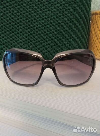 Новые женские солнцезащитные очки в ассортименте