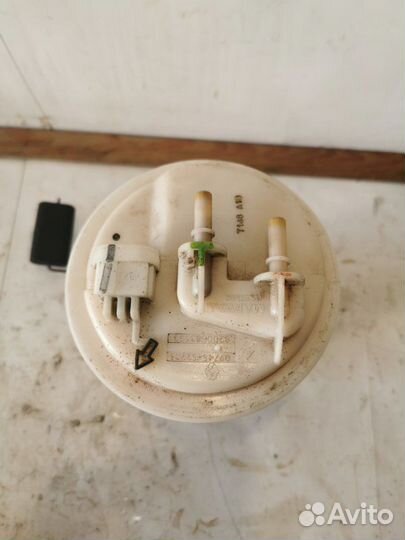 Топливный насос (бензонасос) Renault Symbol 1 LB