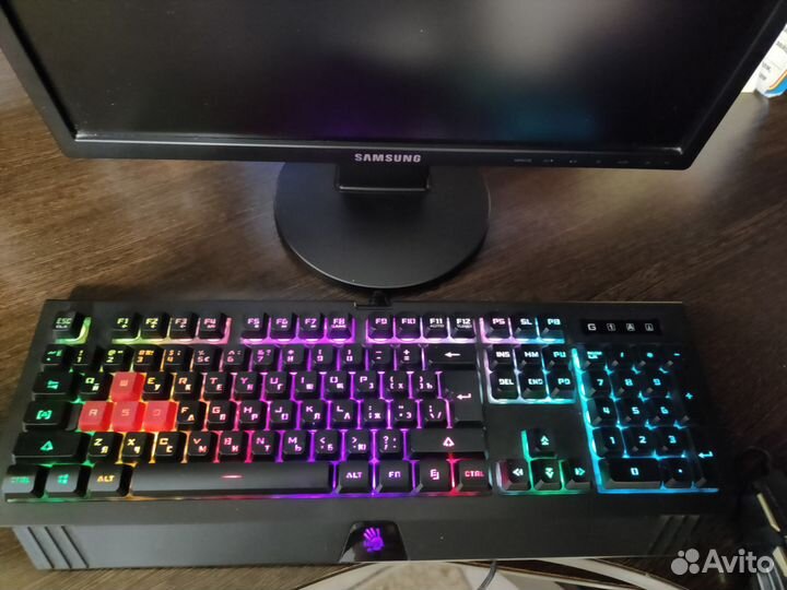 Монитор+веб-камера (клавиатура+мышка и джойстик)