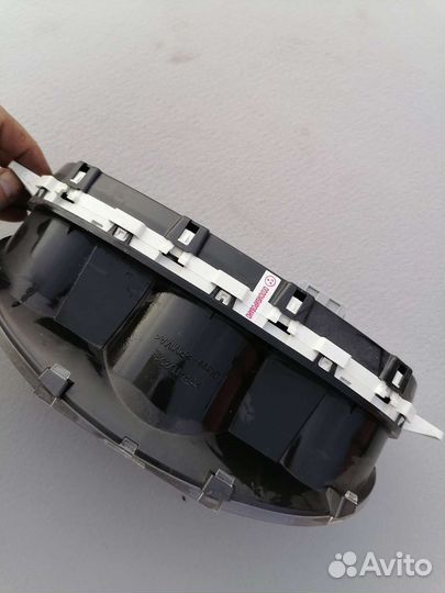 Щиток приборов на весту