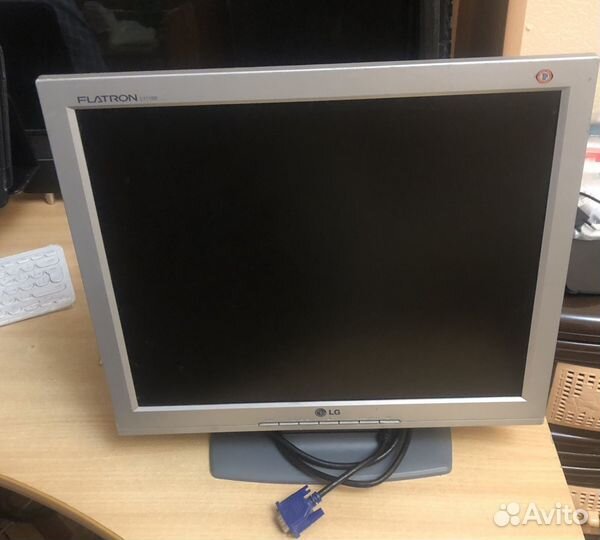 Монитор LG flatron L1715s