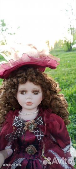 Кукла фарфоровая большая