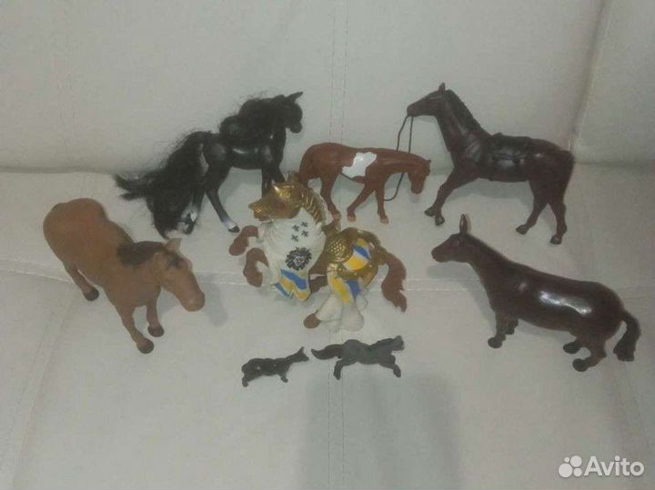 Фигурки Лошадей