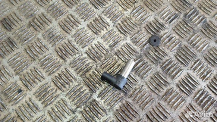 Датчик положения коленвала двигателя Mercedes-Benz